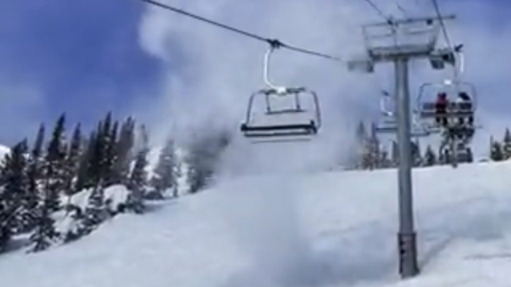 <span class="entry-title-primary">Esquiador intercepta tornado de neve</span> <h2 class="entry-subtitle">Vídeo registra o momento em que um esquiador é alcançado por um raro redemoinho de neve em uma estação de esqui</h2>