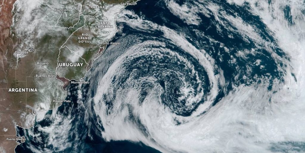 Ciclone extratropical impulsiona ar frio neste começo de semana