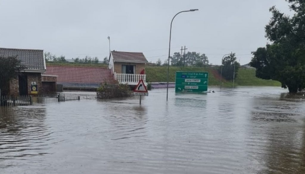 “Explosão de nuvem” causa desastre na África do Sul