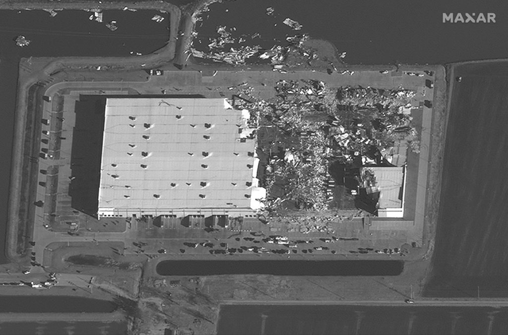Imagens de satélite mostram o antes e depois dos tornados nos EUA