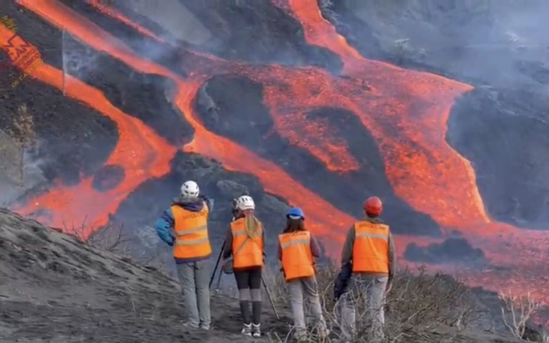 Recorde de terremotos na erupção do vulcão em La Palma Mais de 700 terremotos ocorreram em apenas três dias na ilha, número sem precedentes desde o começo da crise vulcânica