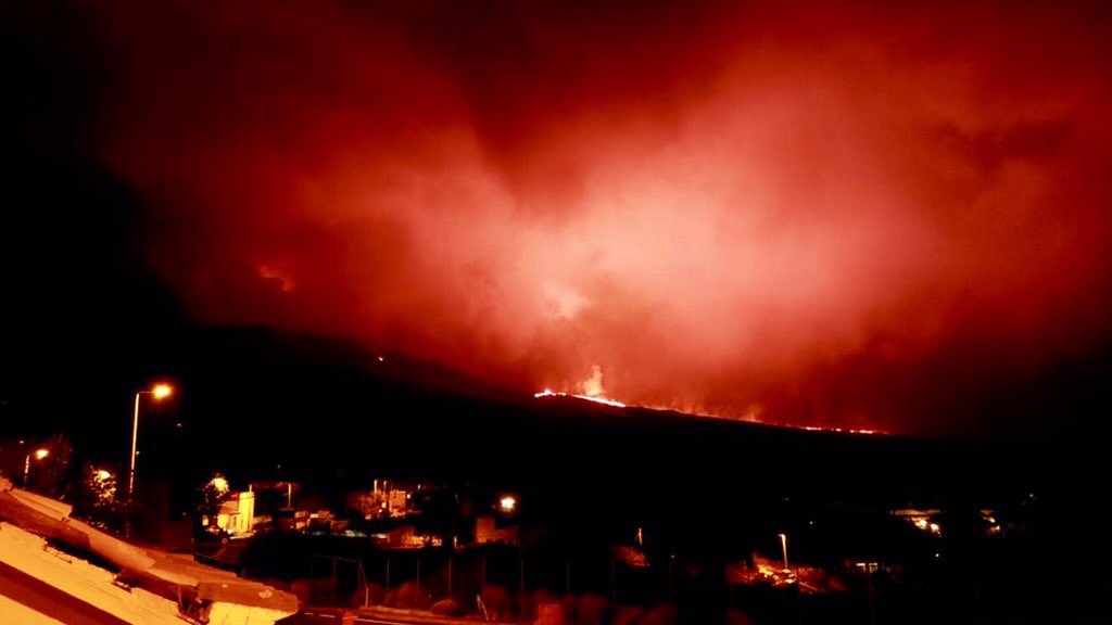 <span class="entry-title-primary">Vulcão em erupção em La Palma registra fortes explosões nesta noite</span> <h2 class="entry-subtitle">Vulcão Cumbre Vieja vinha há dias com sua atividade em queda que subitamente explodiu em intensidade neste fim de semana</h2>