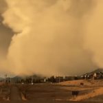 Dia de tempo “selvagem” tem cenas de Dust Bowl nos Estados Unidos