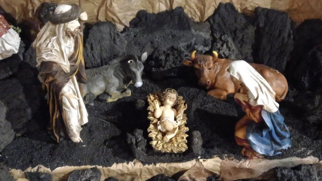 Jesus nasce em meio à lava e cinzas do vulcão em La Palma
