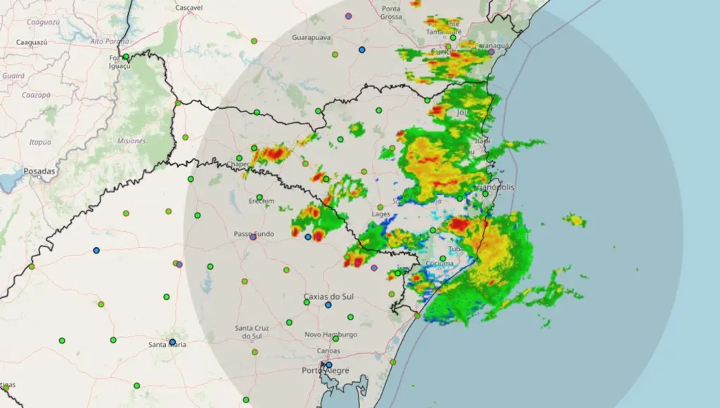 Temporais de vento e granizo causam estragos no Sul do Brasil