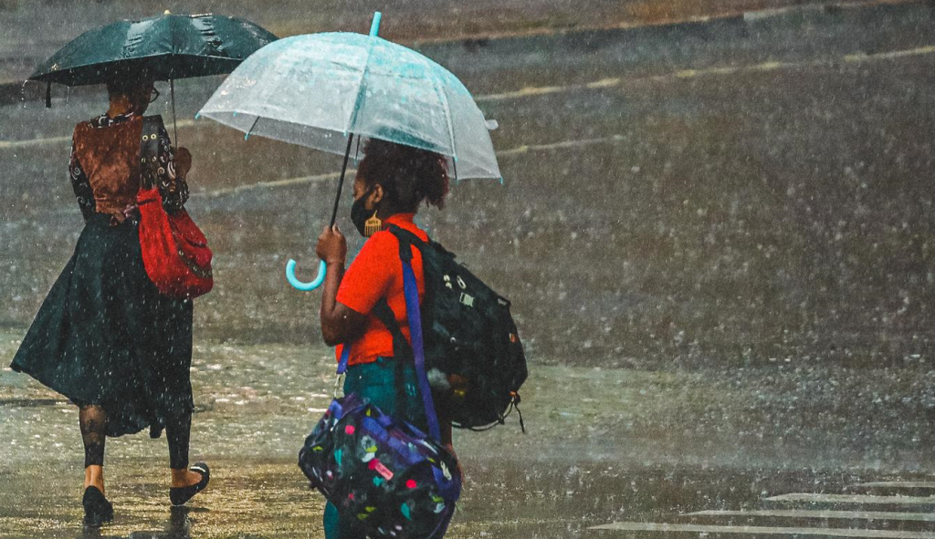 Chuva forte a intensa em pontos isolados nesta terça-feira