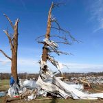 Destroços de tornado no Kentucky atingiram altitudes em que voam os aviões