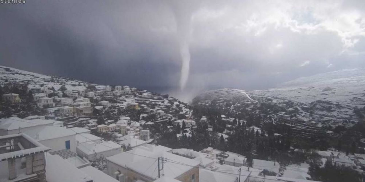 <span class="entry-title-primary">Tornado é registrado em meio a uma nevasca na Grécia</span> <h2 class="entry-subtitle">Situação muito rara e curiosa de um tornado avançando sobre terreno nevado ocorreu no litoral grego durante forte nevada </h2>