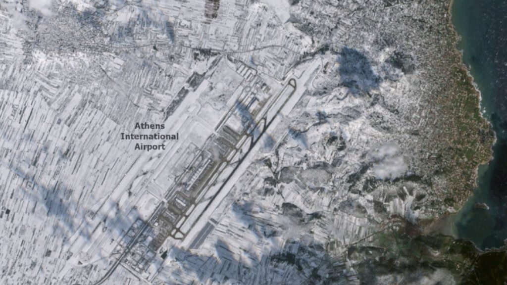 Imagens de satélite mostram Atenas tapada de neve
