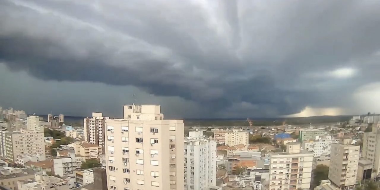 <span class="entry-title-primary">Vídeo registra chegada de tempestade que causou destruição em Guaíba</span> <h2 class="entry-subtitle">Gravação em velocidade acelerada feito a partir de Porto Alegre mostra o avanço da célula de tempestade sobre Guaíba e Eldorado do Sul </h2>