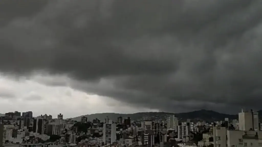 Grande Porto Alegre tem chuva de até um mês em apenas um dia