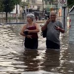 Parte de Porto Alegre tem meio mês de chuva em apenas uma hora