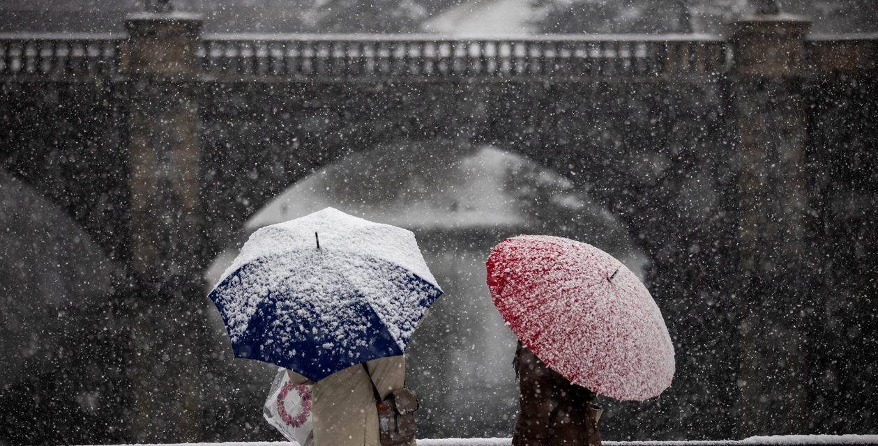 <span class="entry-title-primary">Capital do Japão registra a maior precipitação de neve em anos</span> <h2 class="entry-subtitle">Agência Meteorológica do Japão (JMA) descreveu a neve em Tóquio como a mais forte na cidade em quatro anos com vários transtornos e dezenas de feridos </h2>