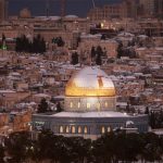 Rara tempestade de neve encanta a Terra Santa