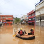 Chuva deixa mortos, causa destruição e seguirá intensa em São Paulo
