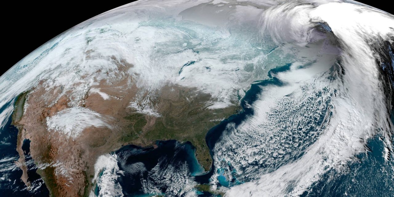 <span class="entry-title-primary">Rara imagem mostra grande área da América do Norte sob neve</span> <h2 class="entry-subtitle">Tempestade de neve que atingiu o Nordeste dos Estados Unidos trouxe marcas históricas de acumulação e frio extremo até na Flórida</h2>