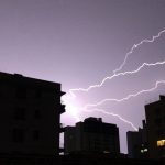 Raio causou incêndio que iluminou o céu da Grande Porto Alegre