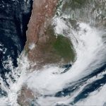 Ciclone na Patagônia mexe com o tempo e traz calor de 40ºC e chuva