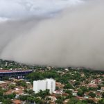 Enorme tempestade de areia e fumaça na Argentina e Paraguai