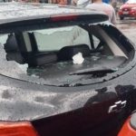 Granizo grande destrói vidros de carros em cidade catarinense