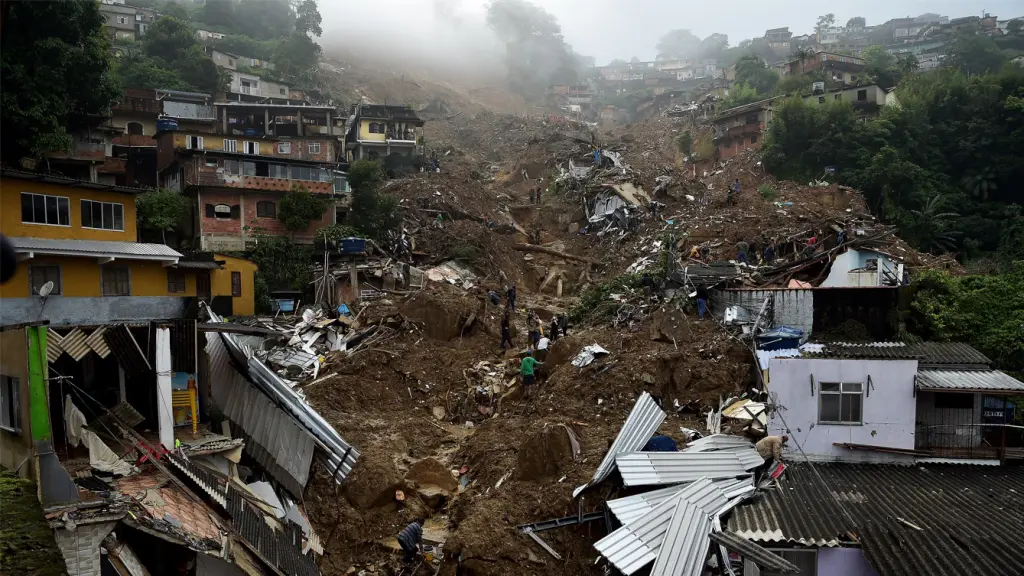 Previsão de chuva mantém risco de deslizamentos em Petrópolis