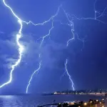 Fotografia registra a tempestade elétrica que atingiu Montevidéu