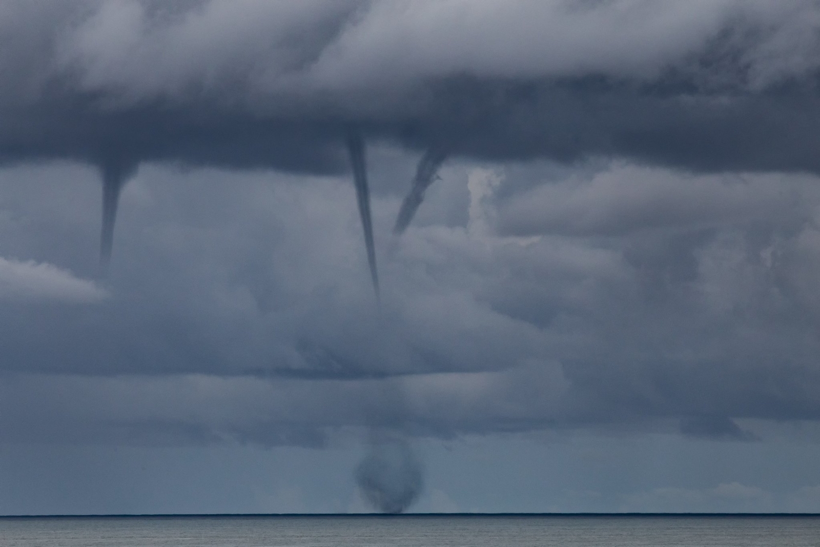 <span class="entry-title-primary">Trombas d´água nos litorais da Argentina e do Sul do Brasil</span> <h2 class="entry-subtitle">Fenômeno da tromba d´água foi observado nas últimas horas nos litorais de Santa Catarina e da região patagônica </h2>