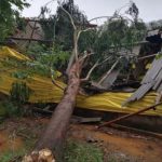 Temporais causam estragos e risco de tempestades continua