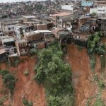 Alerta de chuva volumosa com risco à população na Bahia