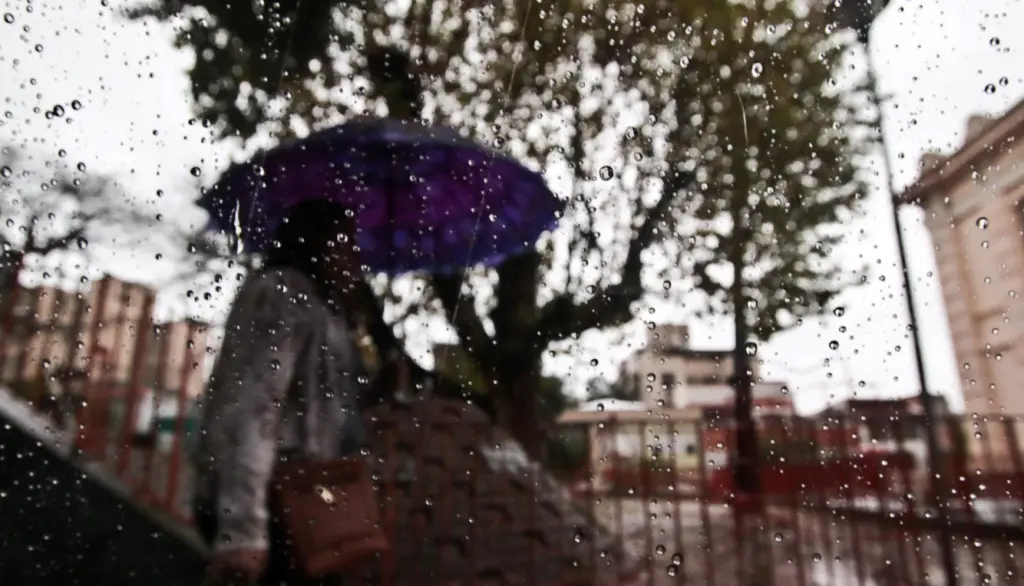 Semana começa com chuva que será frequente nos próximos dias