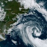 Ciclone enorme mexe com o tempo do Sul ao Nordeste do Brasil