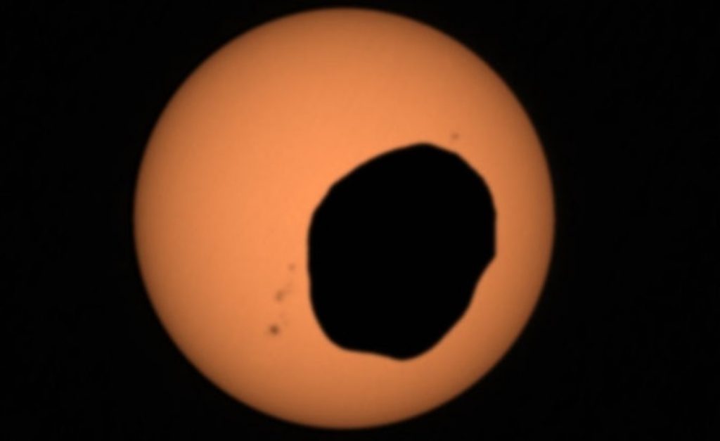Incrível registro de eclipse em Marte – Veja o vídeo