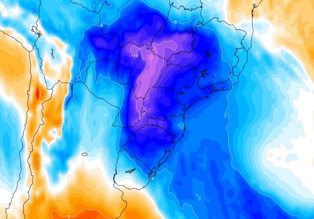 Forte e abrangente massa de ar frio avança com geada e possível neve