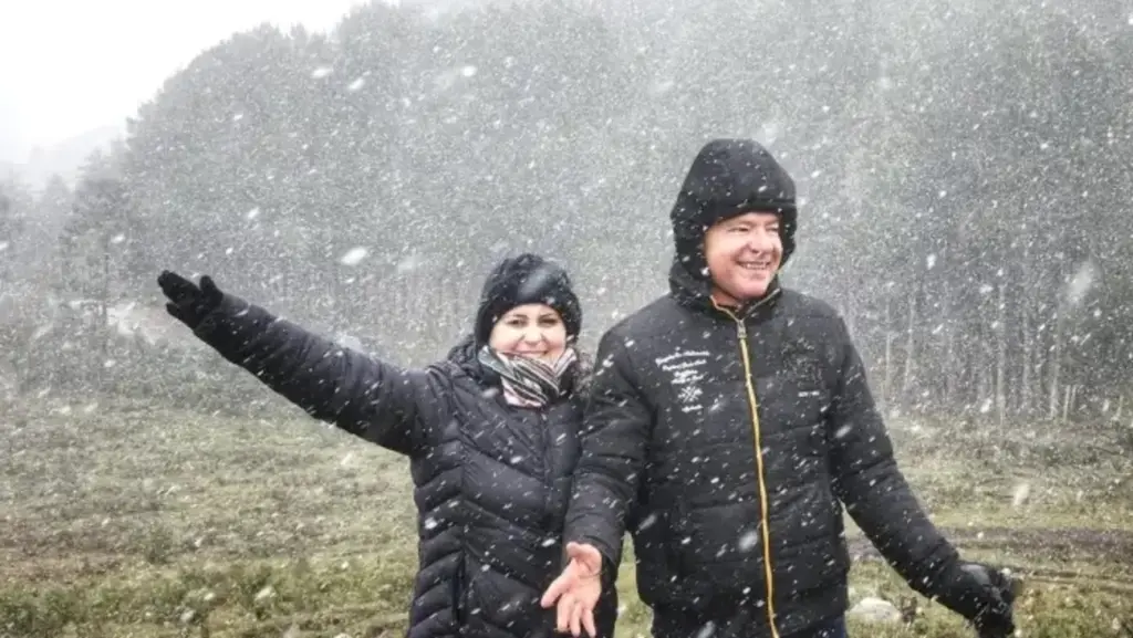 Umidade do ciclone Yakecan e ar frio trazem neve e chuva congelada