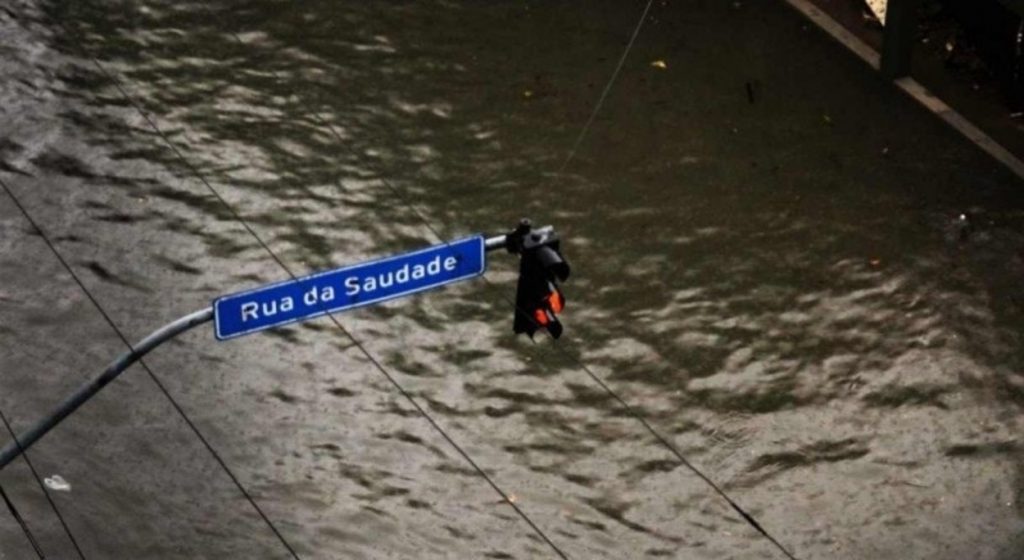 Mortes, desespero e destruição pela chuva no Grande Recife