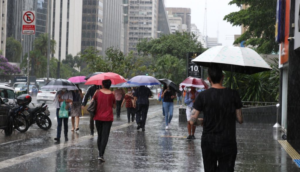 Frente fria muda o tempo em São Paulo entre hoje e amanhã