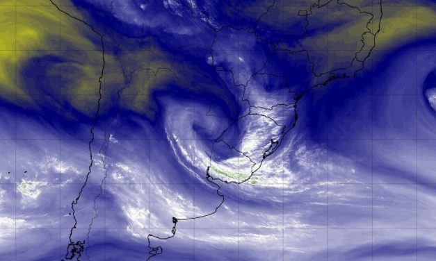 Vórtice ciclônico cobre o Sul do Brasil e muda o tempo