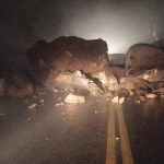 Chuva bloqueia estradas e causa alagamentos na Serra