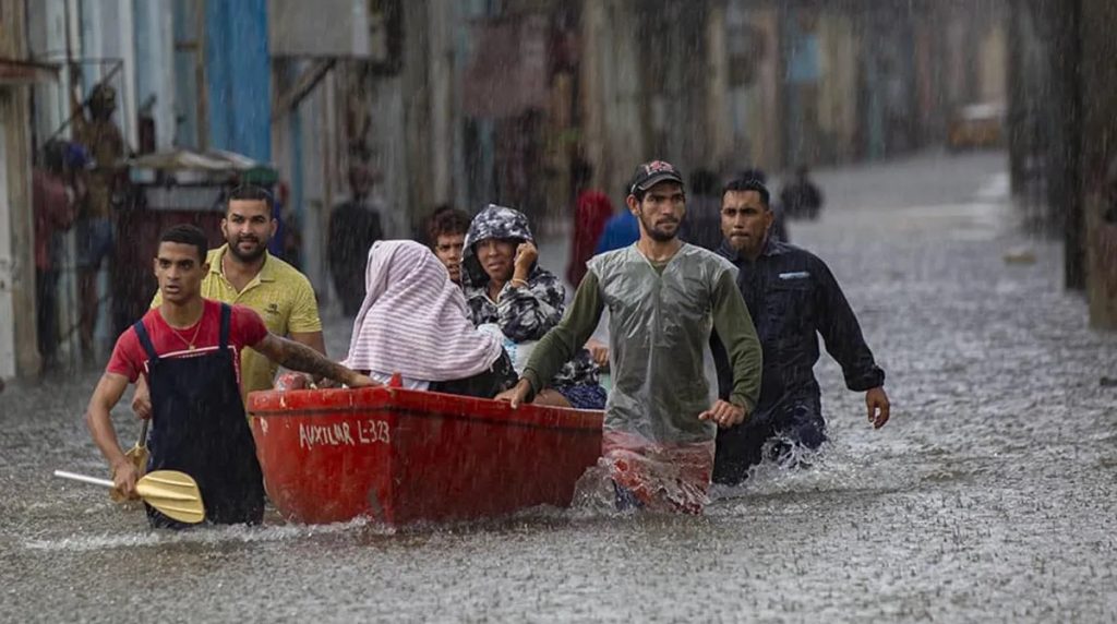 Chuva derruba centenas de casas e prédios em Cuba