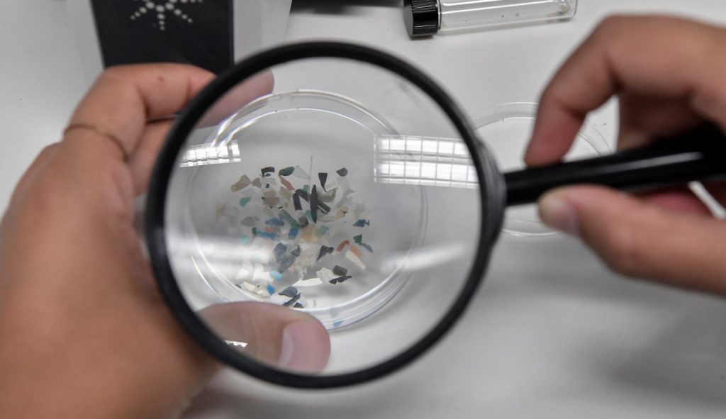 Ciência começa a desvendar impactos dos microplásticos no clima