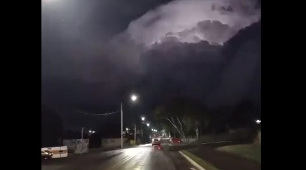 Vídeo de nuvem de tempestade surpreende internautas