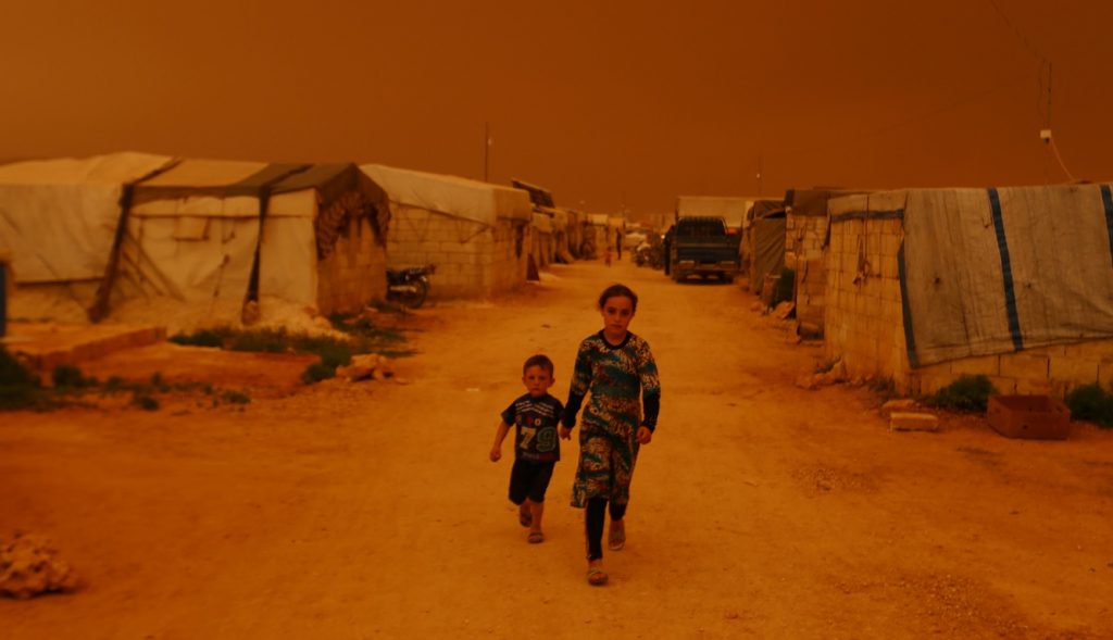 Vítimas da guerra e agora do clima