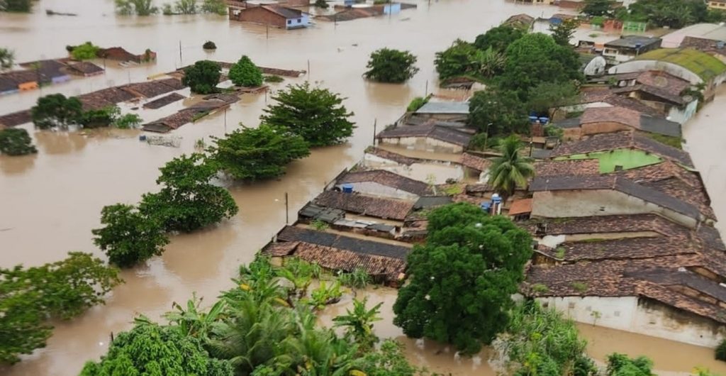 Chuva castiga Alagoas e causa emergência em dezenas de cidades