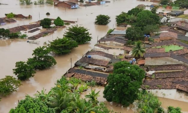 Chuva castiga Alagoas e causa emergência em dezenas de cidades