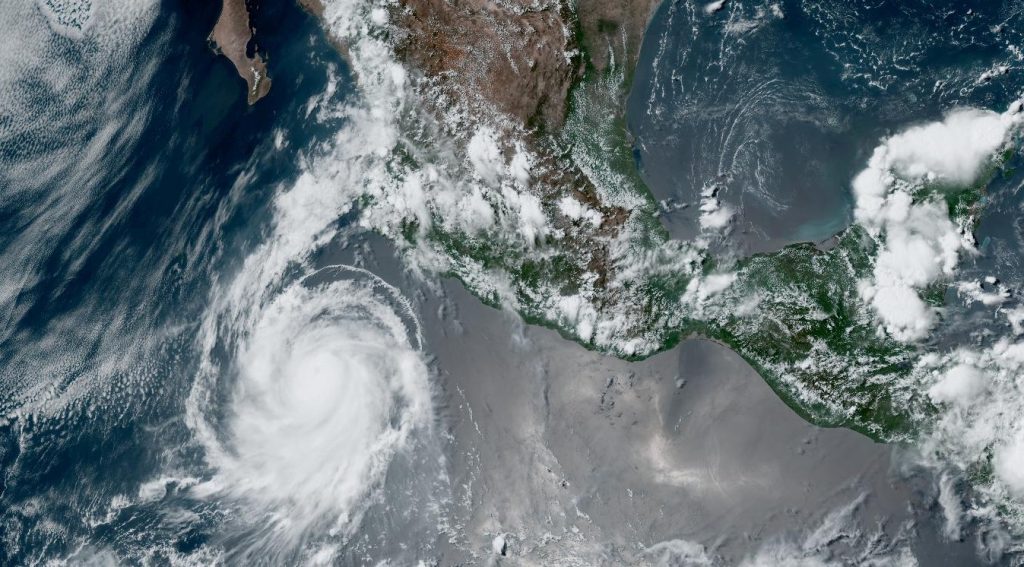 Bonnie vira o primeiro furacão intenso do ano no Pacífico Leste