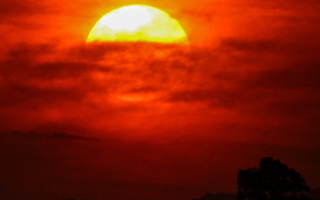 Três dias seguidos de calor acima de 30ºC no pico do inverno Bloqueio atmosférico favoreceu hoje mais um dia de temperatura muito alta no Rio Grande do Sul com calor de quase 30ºC em plena Serra Gaúcha
