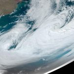 Dobradinha de ciclones no Atlântico leva ar frio ao Brasil