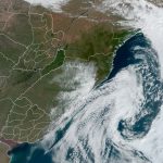 Ciclone se afasta após trazer ventania e o frio aumenta