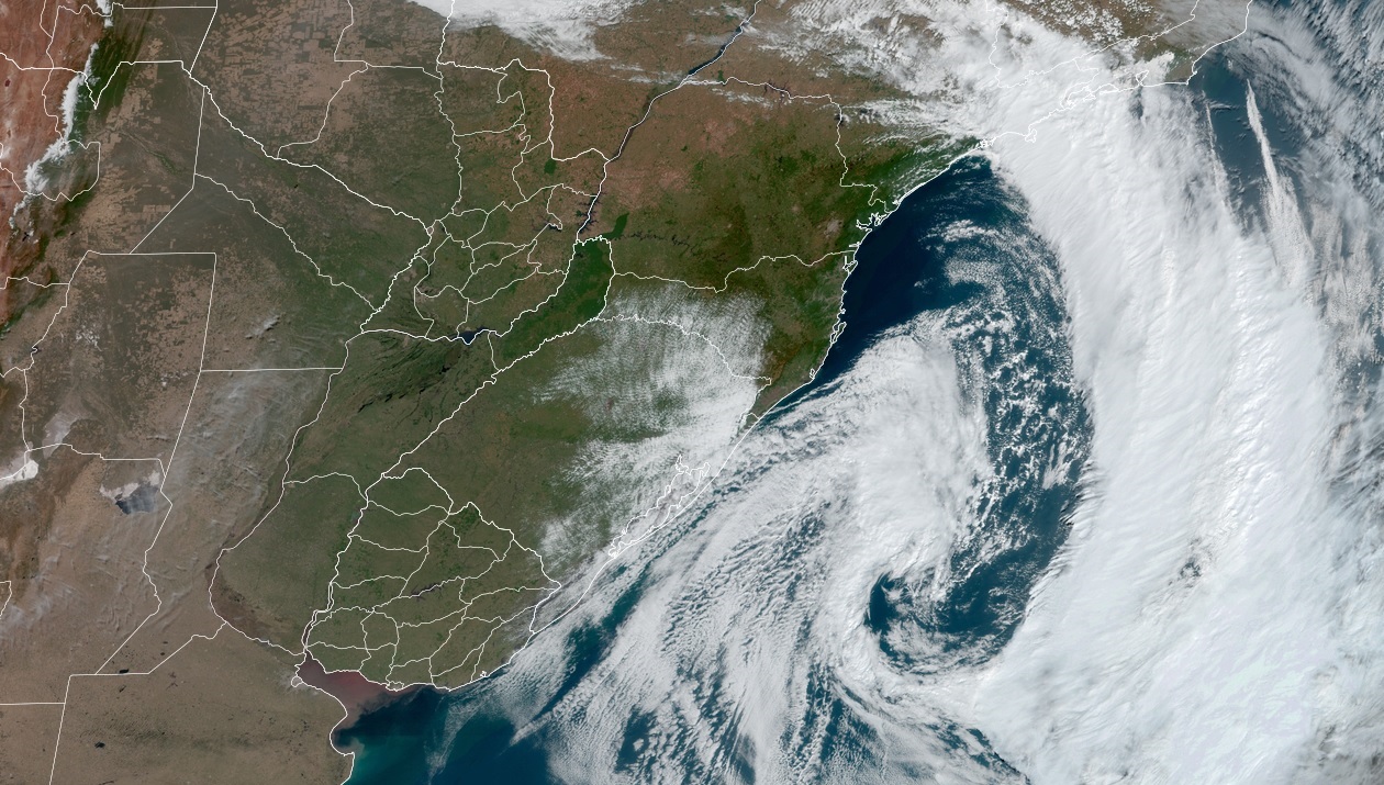 <span class="entry-title-primary">Ciclone se afasta após trazer ventania e o frio aumenta</span> <h2 class="entry-subtitle">Estados do Sul e do Sudeste que nas últimas horas tiveram ventania vão ter um fim de semana com sol e madrugadas frias </h2>