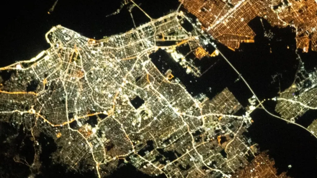 Astronauta na Estação Espacial fotografa Grande Porto Alegre à noite